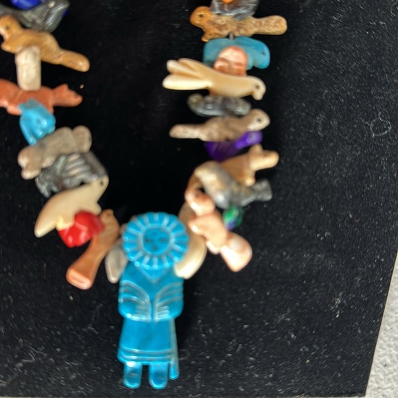 Native American Zuni Fetish Necklace - Picture 9 of 16